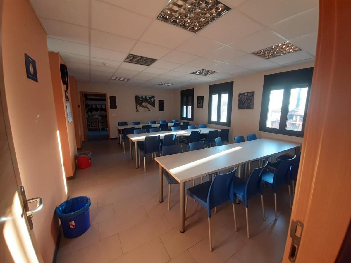 Albergue Villa Nava De La Asuncion Zewnętrze zdjęcie